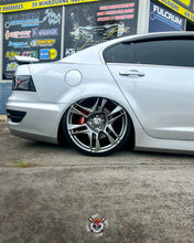Load image into Gallery viewer, HSV VE GTS / CLUBSPORT / MALOO / SENATOR Premium Wireless Air Suspension Kit - KS RACING — KS Racing Australia