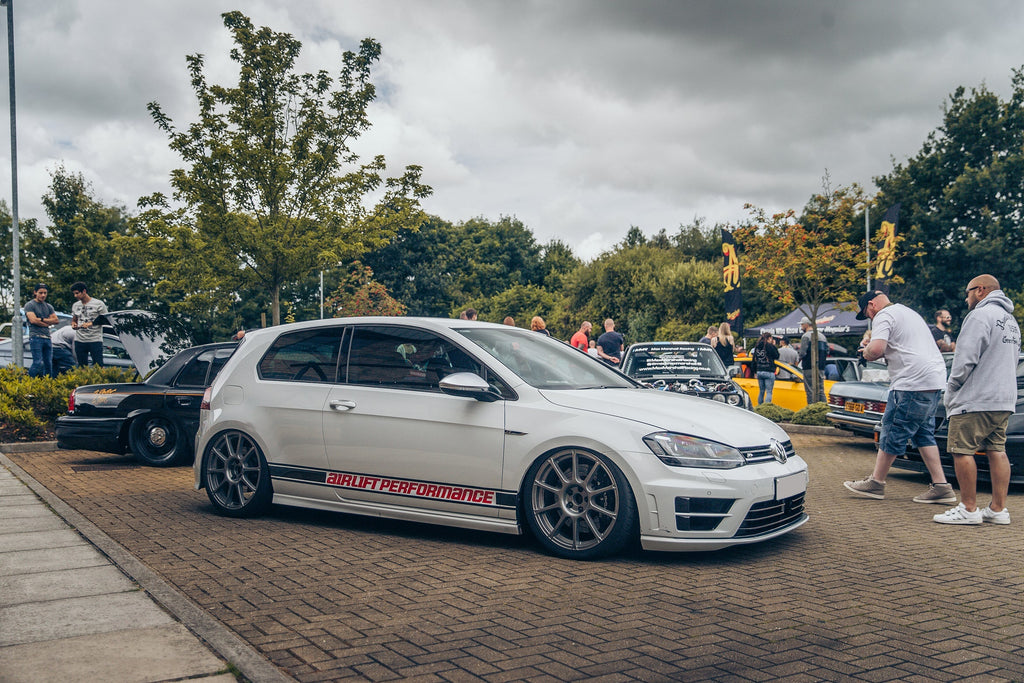 Volkswagen Golf R 15-22 Air Lift Performance 3P Dual ViAir 444c Air Suspension with KS RACING Air — KS Racing Australia