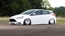 Load image into Gallery viewer, Ford Focus ST 13-18 Air Lift Performance 3P Air Suspension with KS RACING Air Struts — KS Racing Australia